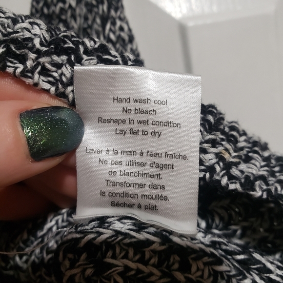 ARITZIA Talula Varrick Crop Knit Top Black and White Size XS - Picture 7 of 7